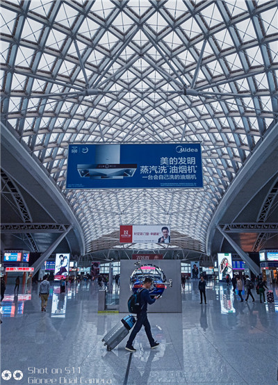 机场概述：现代化设施，便捷且舒适